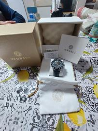 splendido Versace modello V-Chrono