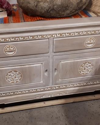 Mobile teak sbiancato intagliato