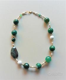 Collana pietre vere verdi e bianche
