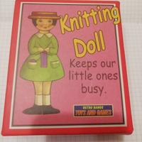 bambola da lavoro a maglia 