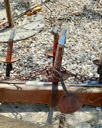 vecchio lampadario in legno 
