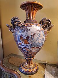 Coppia di vasi in maiolica a lustro Santarelli