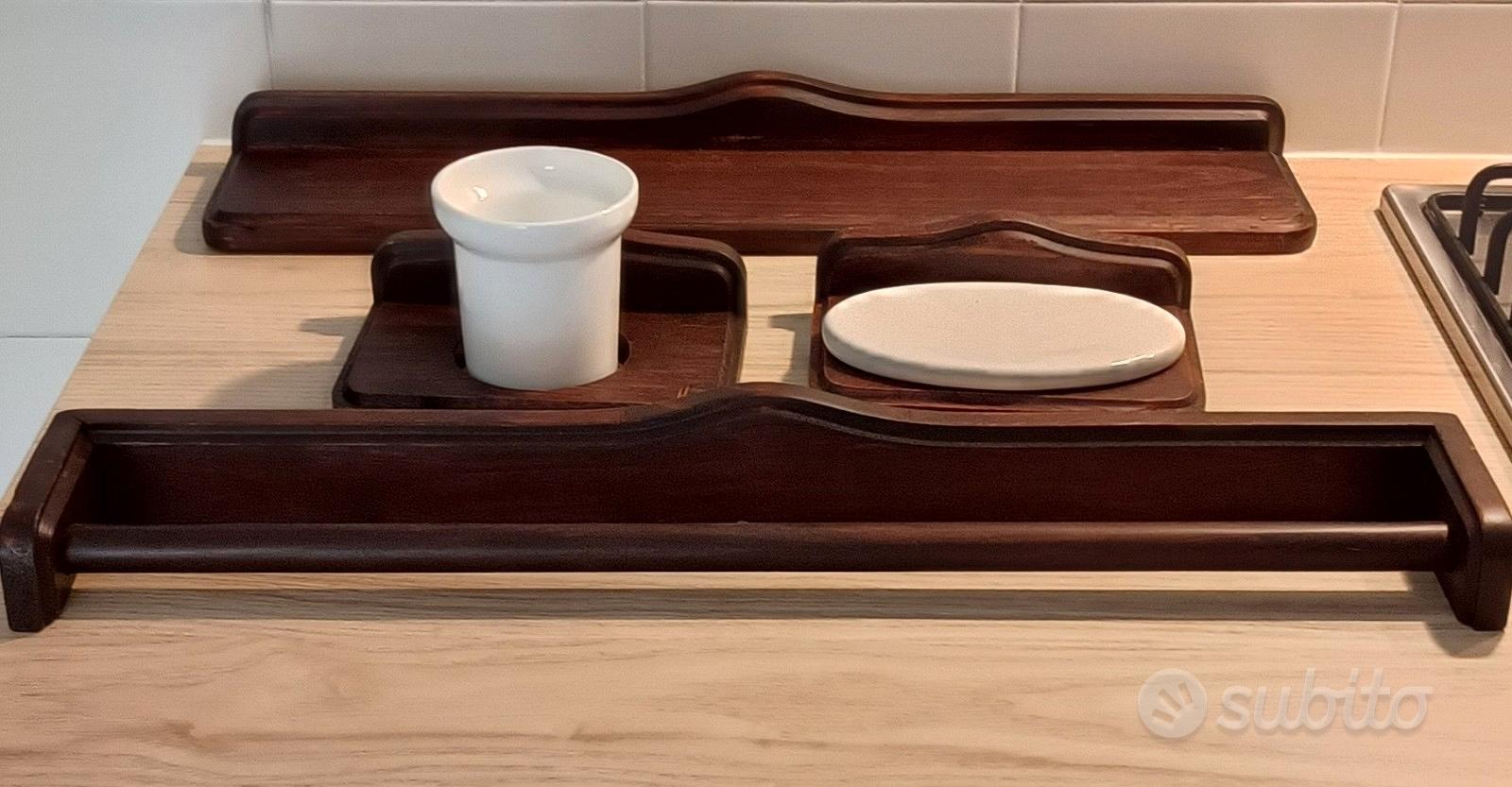 Accessori Bagno in Legno di Noce e Ceramica