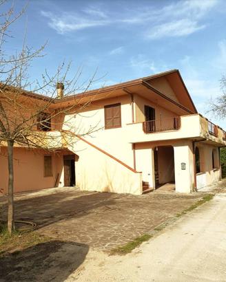 Villa di 630 m² con più di 5 locali e box auto dop