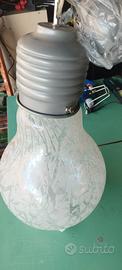 lampadario a forma di lampadina grande 