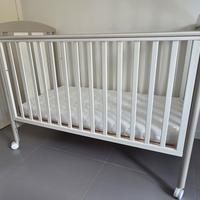 lettino con materasso e fasciatoio