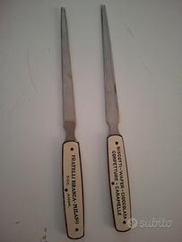 Coppia Tagliacarte Vintage Pubblicitari d'Epoca
