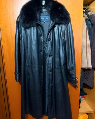 Cappotto in pelle con collo in pelliccia di volpe