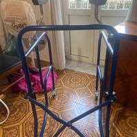 Girello deambulatore