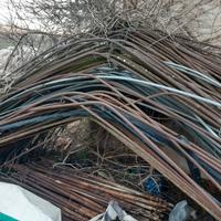 Struttura per Serre: Archi e Pali in Acciaio