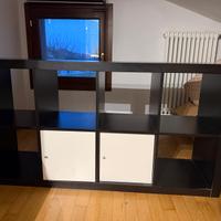 Libreria nera IKEA Kallax 8 scomparti con 2 sporte