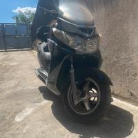 Suzuki burgman 400