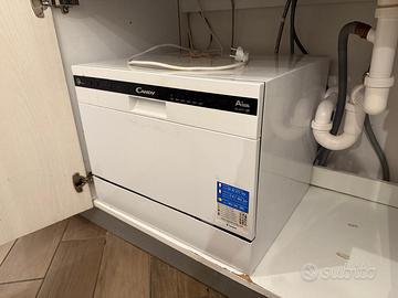 Lavastoviglie compatta Candy da appoggio