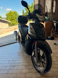 Kymco People GTI300