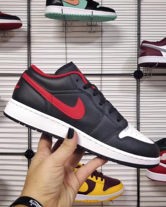 Air Jordan 1 Low GS Black Fire Red numero 40