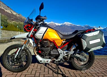Moto Guzzi v85tt Evocative Graphic
