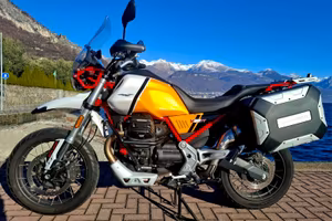Moto Guzzi v85tt Evocative Graphic