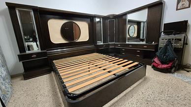 Camera da letto matrimoniale completa vintage