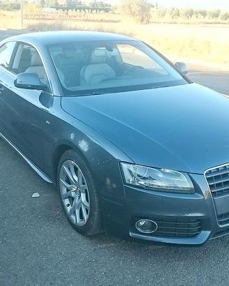 AUDI A5  2.7 TDI COMPLETA INTERA PER RICAMBI