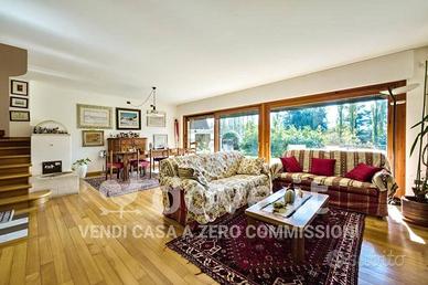 Villa di 364 m² con più di 5 locali e box auto dop