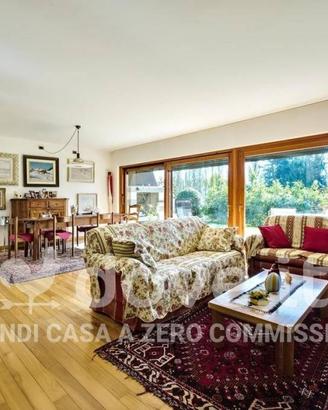 Villa di 364 m² con più di 5 locali e box auto dop