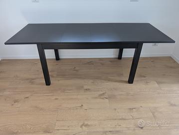 Tavolo Bjursta Ikea allungabile legno nero