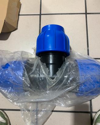 Raccordo a compressione a T PE 110 mm