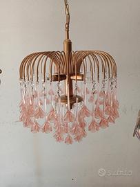 lampadario con  vetri  rosa