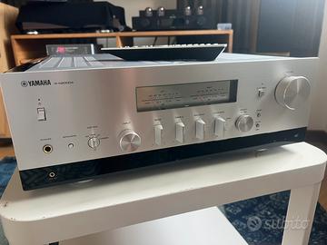 Yamaha R-N2000A