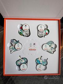 Box Completo Ufficiale Pins Alibaba Milano Cortina