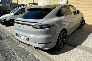 PORSCHE CAYENNE GTS