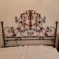 letto in ferro battuto con doghe