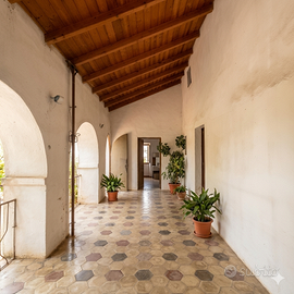 Casa campidanese con grande terreno e dependance