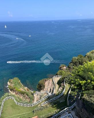 4 LOCALI A AGROPOLI