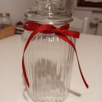 Vaso in vetro con coperchio per dolci
