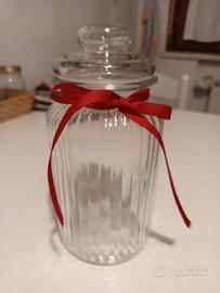 Vaso in vetro con coperchio per dolci