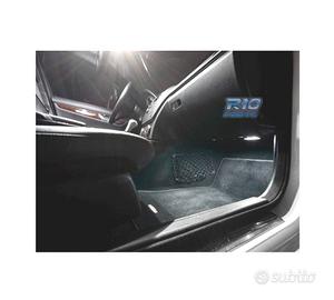 PLAFONI LED PER PIEDI E PORTE PER MERCEDES