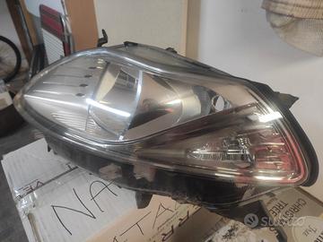 faro lato guida lancia Ypsilon 2013