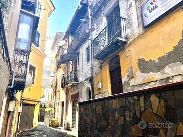 3 LOCALI A COSENZA