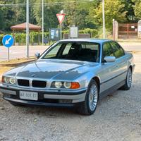 BMW 735i - V8-  3500cc  235cv TARGA ORO alpina E38