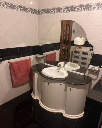 Mobile bagno con lavabo