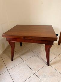 Tavolo in legno allungabile