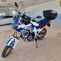 Honda CRF 1000 Africa Twin 30th ADV Tricolor Trav.