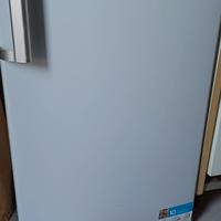 Piccolo Frigo Candy con congelatore