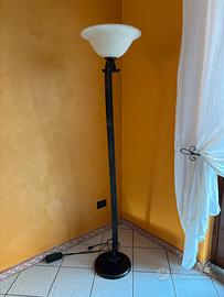 Piantana luce da terra