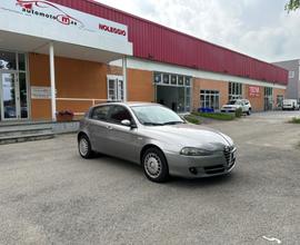 Alfa Romeo 147 1.6 16V TS (105) 5 porte Distinctiv