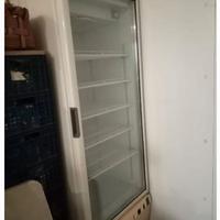 Frigorifero con porta vetro
