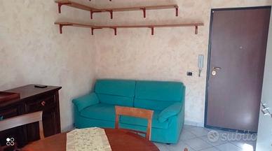 Borghesiana bilocale arredato con balcone