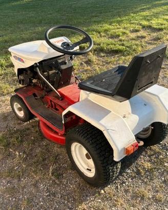Trattorino tosaerba Briggs & Stratton Oly 212