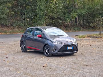 Toyota Yaris 1.5 Hybrid 5 porte Business E6 Automa